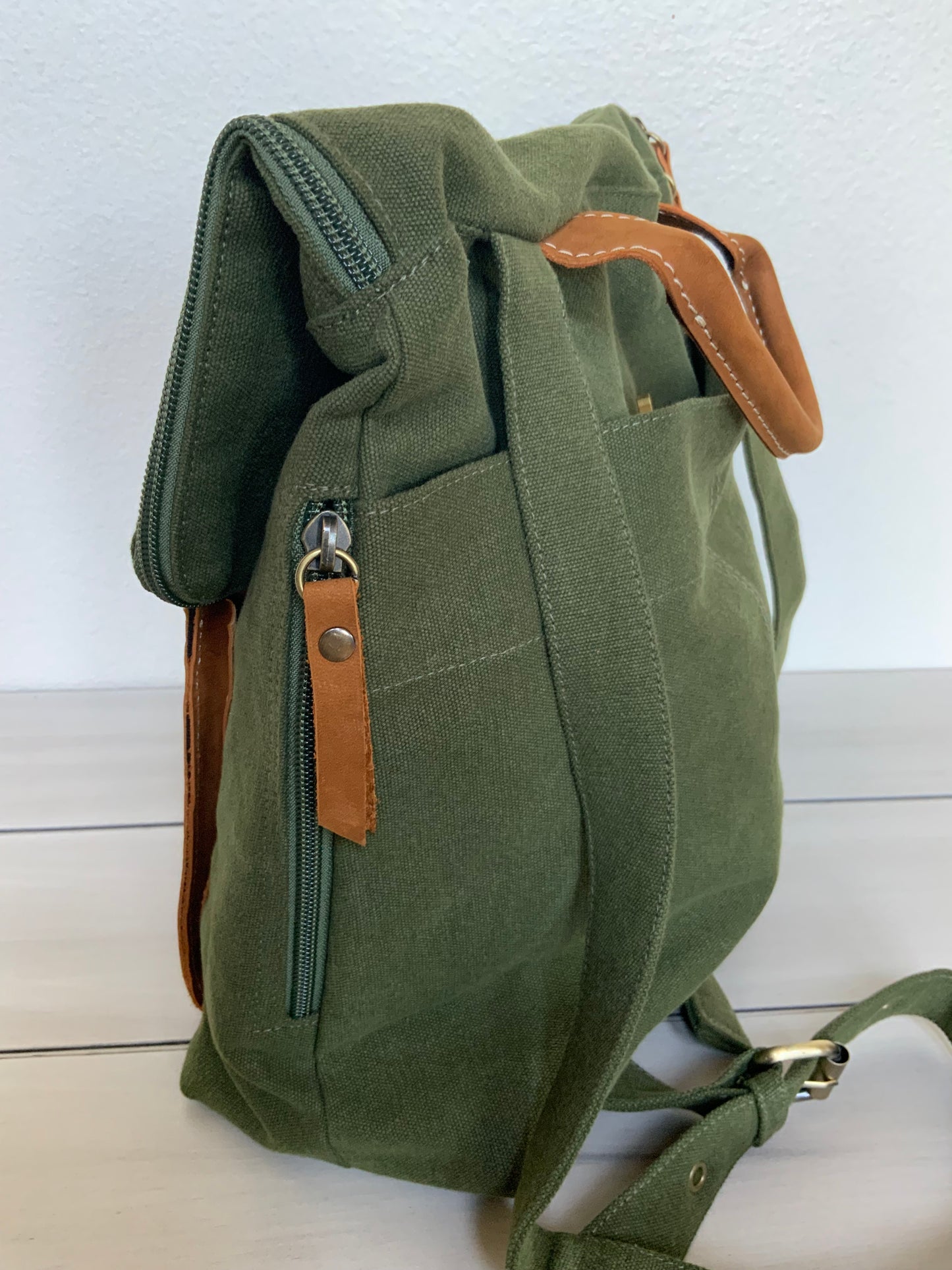 Petit backpack - olive