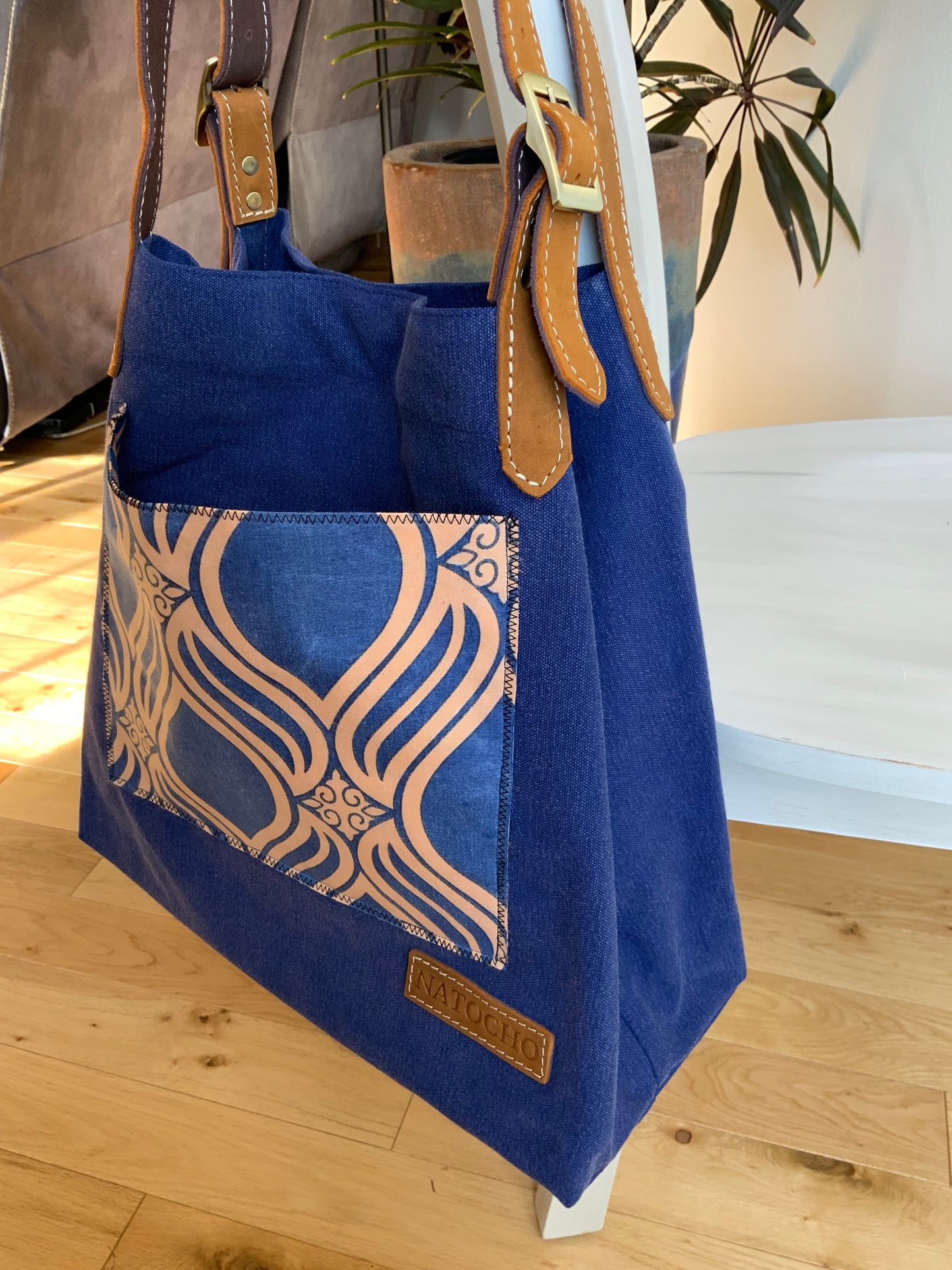 Tote bag